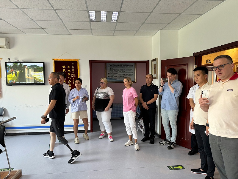 共促殘疾人福祉丨俄羅斯學者代表團蒞臨恩德萊總部參觀考察