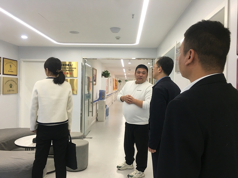 恩德萊太原愛(ài)心店舉行殘聯(lián)輔助器具適配定點(diǎn)服務(wù)機(jī)構(gòu)驗(yàn)收儀式
