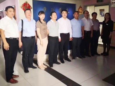 濟南市殘聯領導一行視察山東恩德萊愛心店