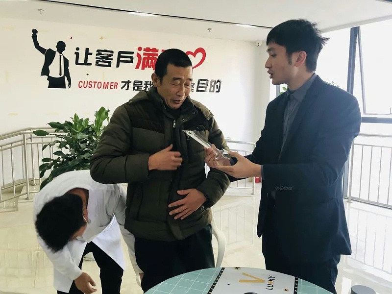 恩德萊致敬建軍節(jié)：攜手老戰(zhàn)士，共鑄生命新篇章