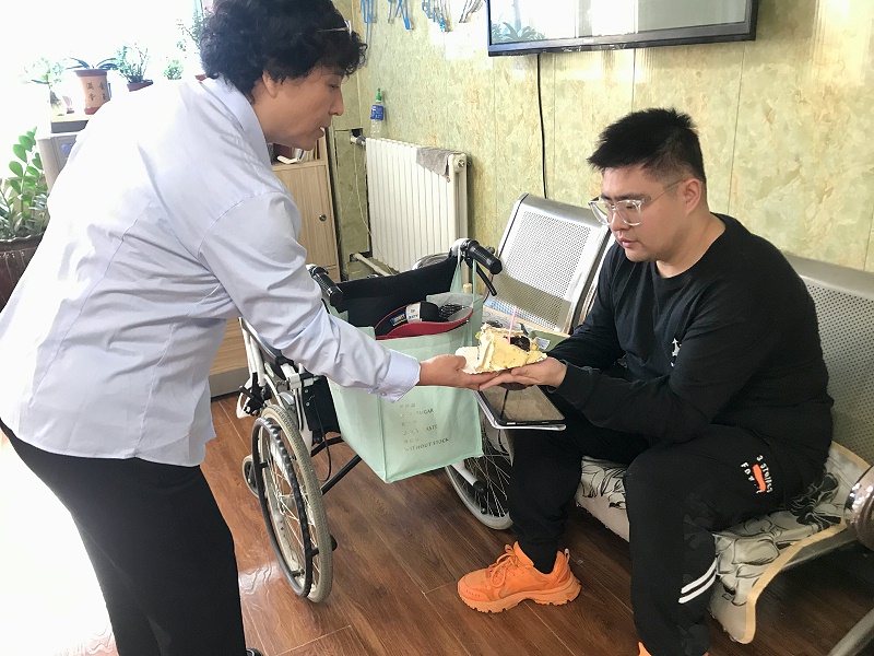 活動現場，恩德萊團隊與客戶們一起分享這喜悅的一刻