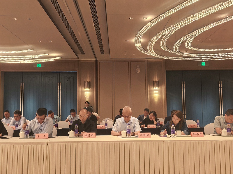 中國康復輔助器具協會第七屆十四次理事會暨十五次常務理事會議在河南召開，恩德萊負責人出席大會