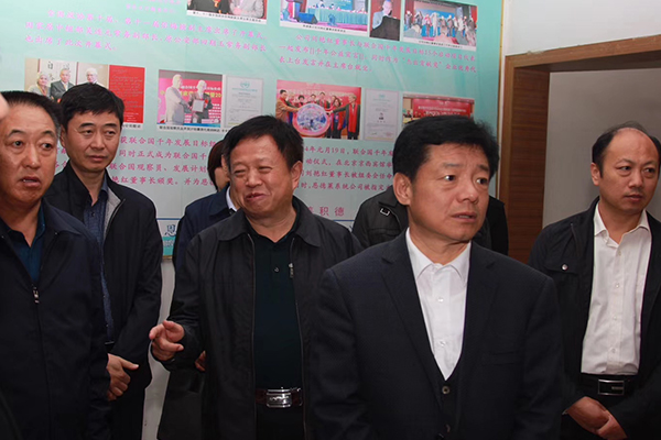 濟南歷城區人大常委會領導一行蒞臨恩德萊山東公司考察01